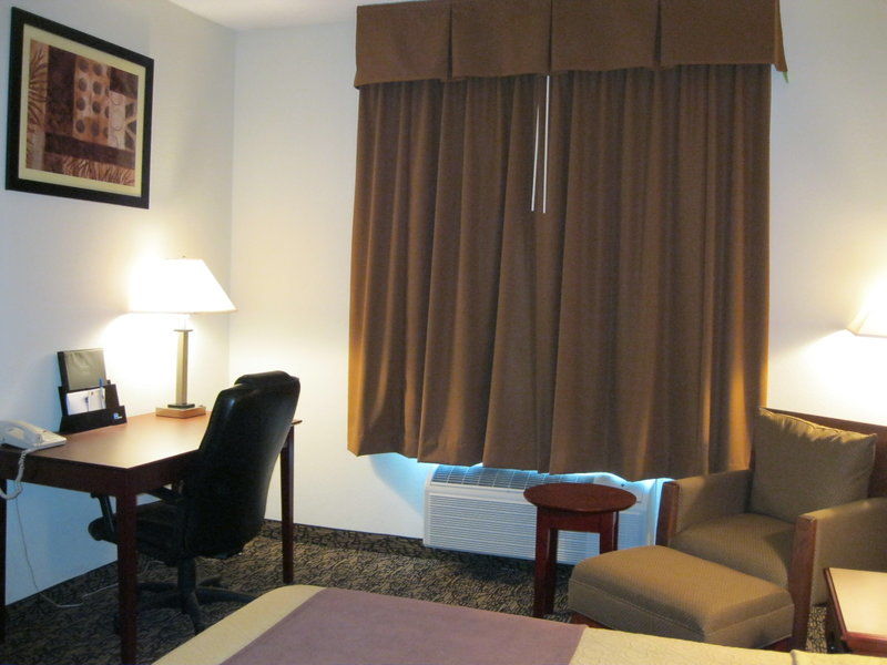 Best Western Plus Boulder Louisville Room photo